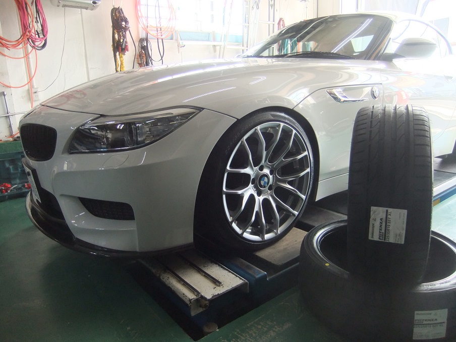 オートロニックのブログ Blog Archive Bmw Z4のタイヤ交換